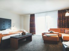 Hotel Lauterbad im Schwarzwald - Doppelzimmer mit Eckcouch